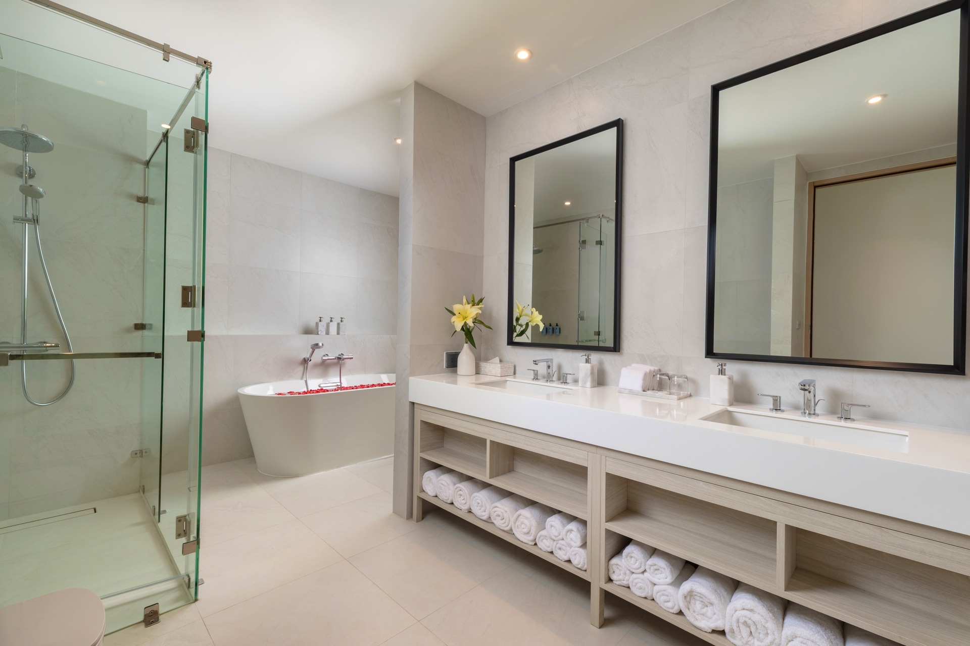 Villa ANDA Phuket - Master Bedroom 2 4